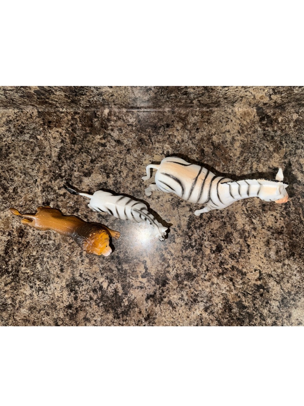 $3 Safari Animal Figurine Set $3 WITH ANY $10 ORDER OR MORE - Picture 2 of 6